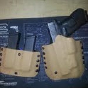 Glock 17 X300 LH and double mag carrier both in Coyote Tan