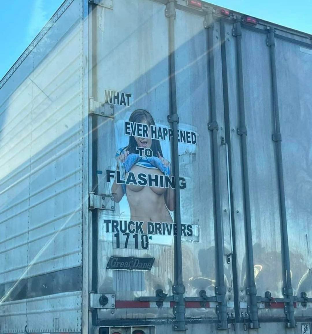 flashing truckers.jpg