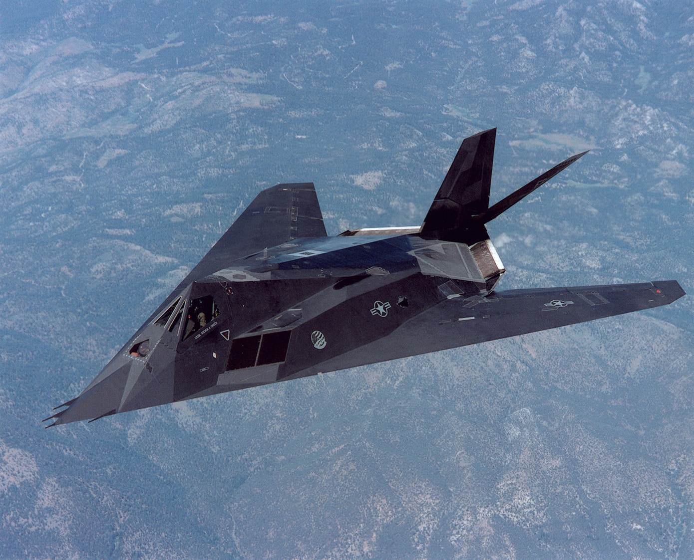 lockheed-f-117-nighthawk.jpg