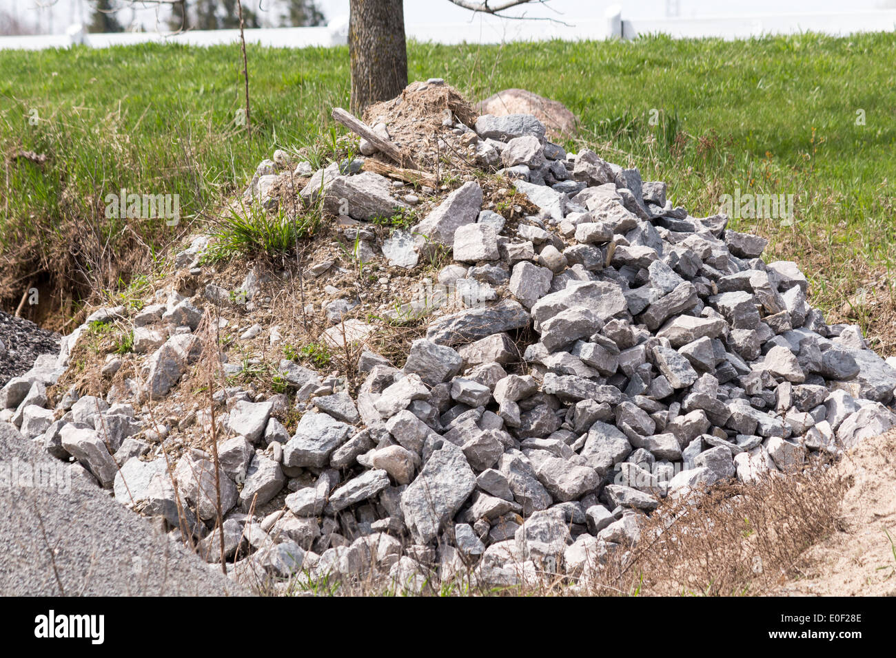 pile-of-rocks-E0F28E.jpg