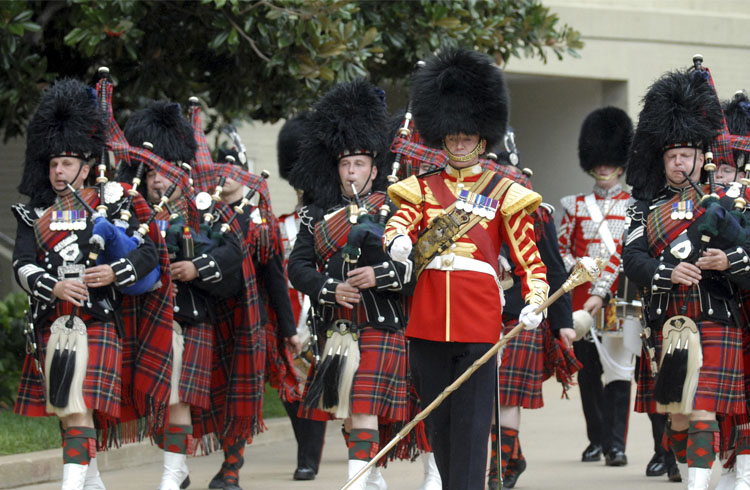 Pipes-And-Drums-Scots-Guards.jpg