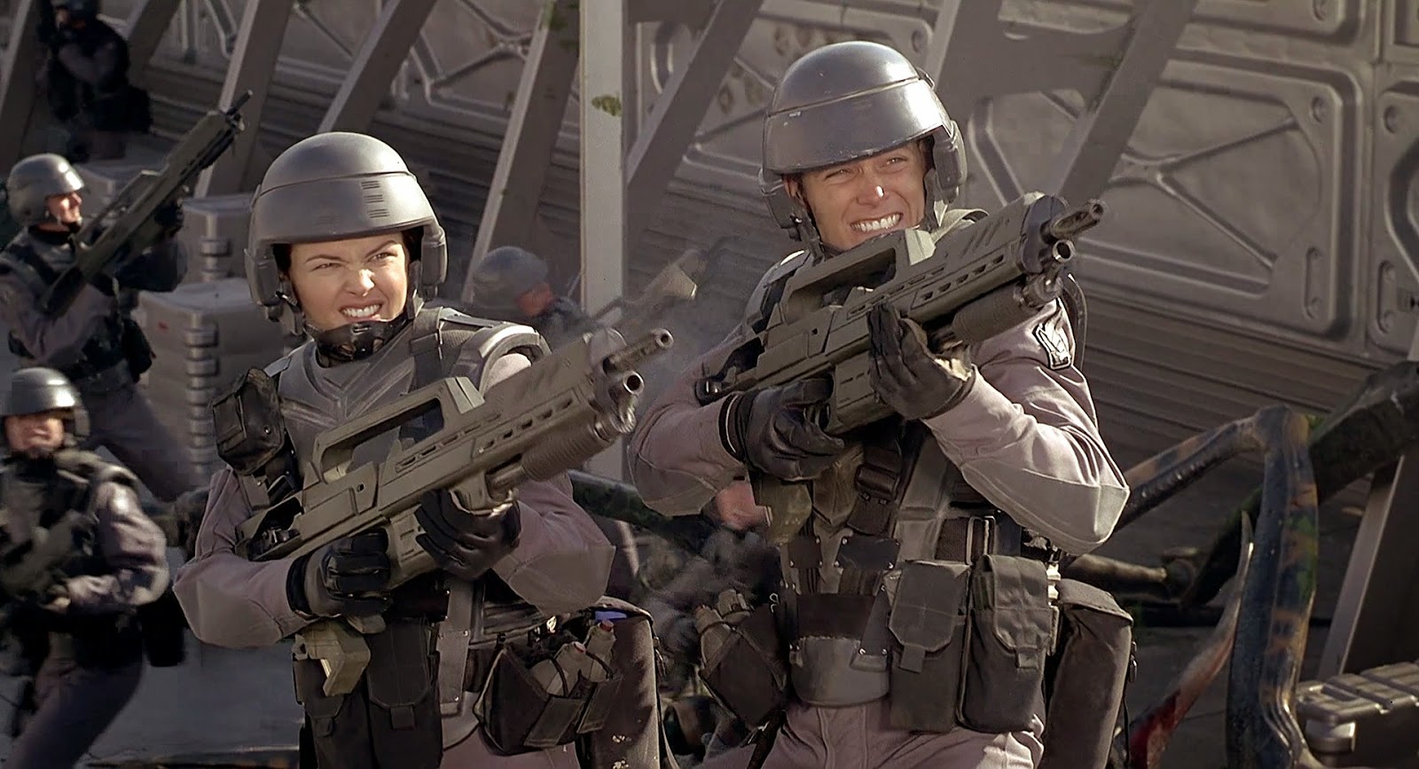 starship-troopers-shooting-bugs.jpg