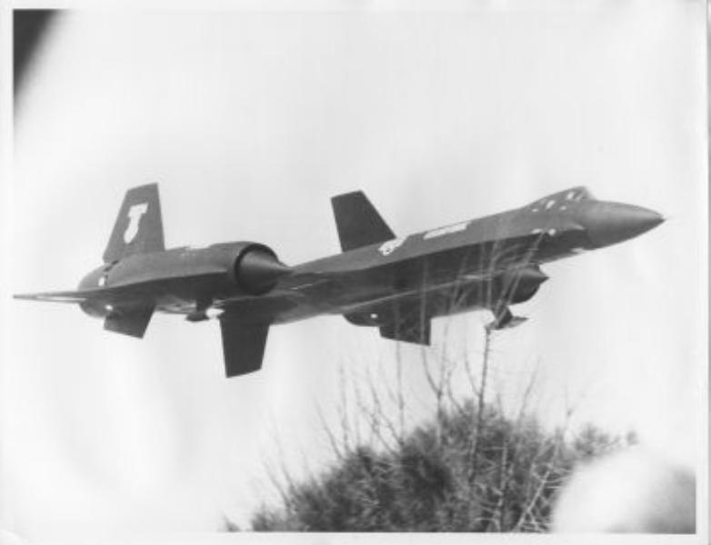 yf-12 approach.jpg