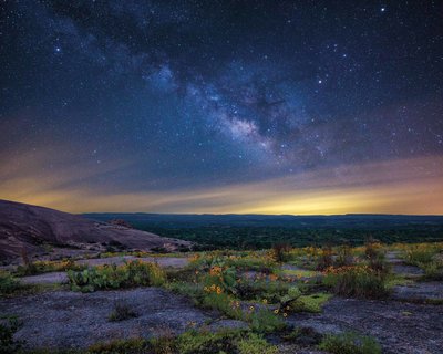Milky-Way-over-Texas-Wildflowers-at-Enchnated-Rock-1tytytyty.jpg