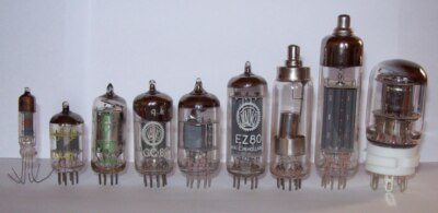 1920px-Elektronenroehren-auswahl.jpg