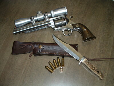 handgun w knife pics 003.JPG