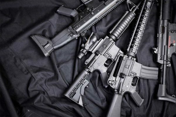 AR15-pile-of-Guns-Rifles-SMG-iStock-FabrikaCr-949369336-600x400.jpg