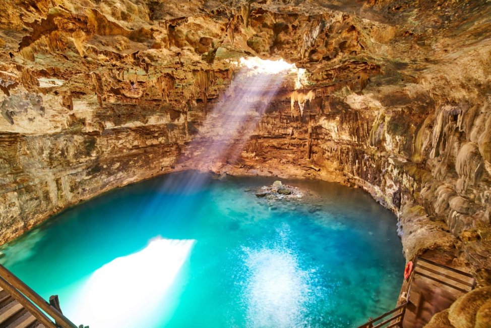 cenote-samula-sinkhole-in-valladolid-mexico-2048x1366-3903029620.jpg